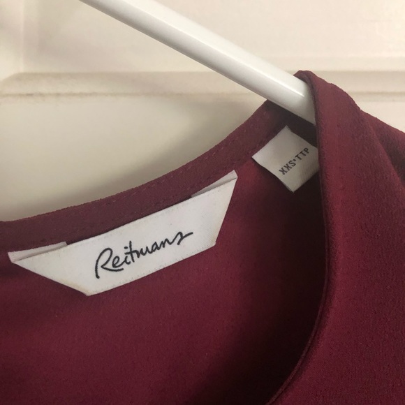 Maroon sleeveless blouse with belt - Picture 2 of 3